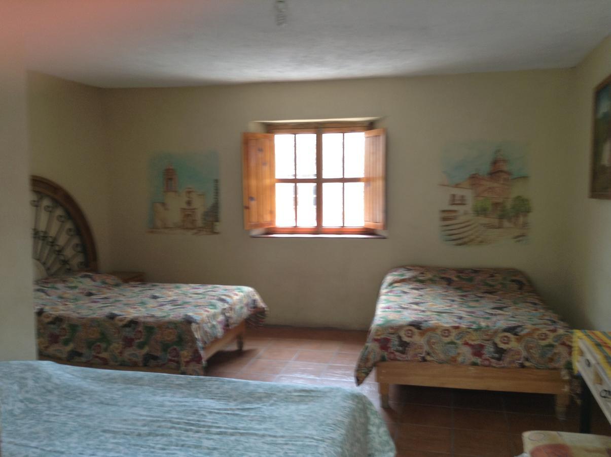 Hotel Los Faroles Catorce Pokoj fotografie